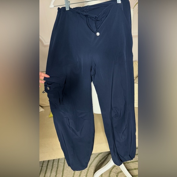 Alo Yoga Megastar Navy cargo pants - Picture 3 of 6